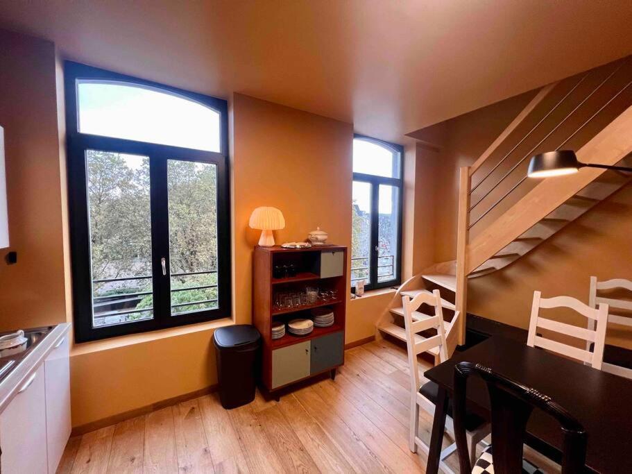 Ferienwohnung Le Retro Chic - Grand Duplex Pour 6 Dans Le Centre Lüttich Exterior foto