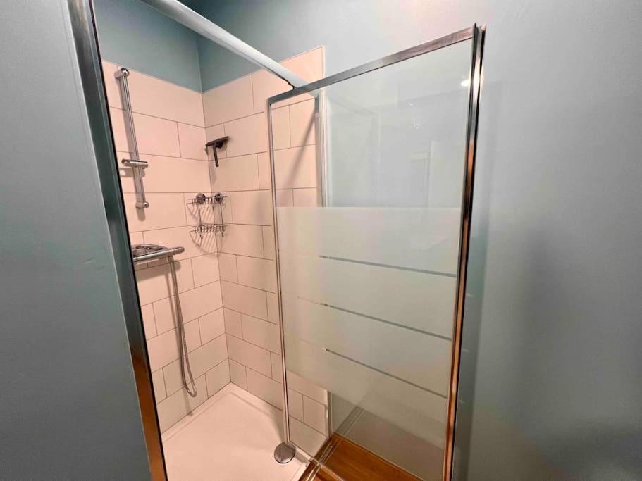 Ferienwohnung Le Retro Chic - Grand Duplex Pour 6 Dans Le Centre Lüttich Exterior foto