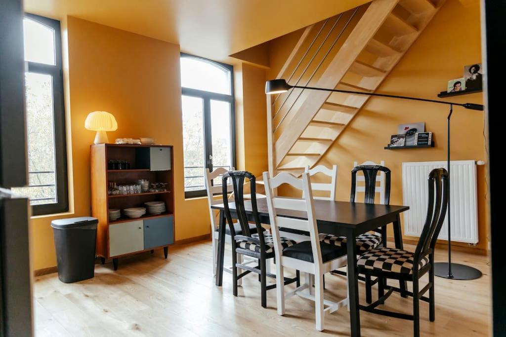 Ferienwohnung Le Retro Chic - Grand Duplex Pour 6 Dans Le Centre Lüttich Exterior foto