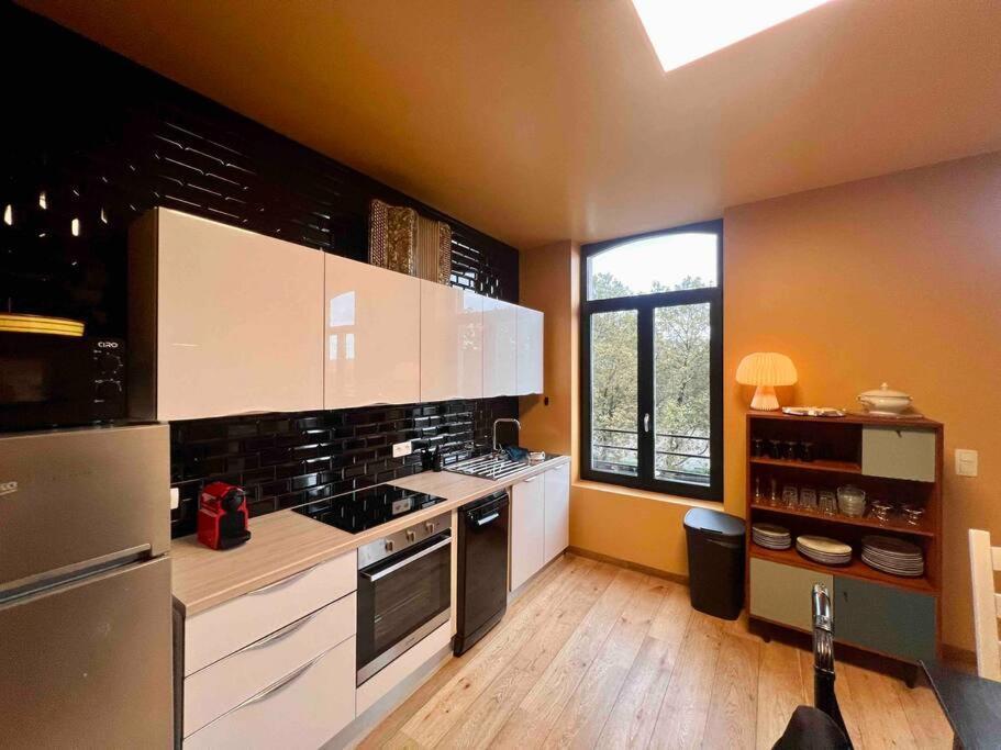 Ferienwohnung Le Retro Chic - Grand Duplex Pour 6 Dans Le Centre Lüttich Exterior foto