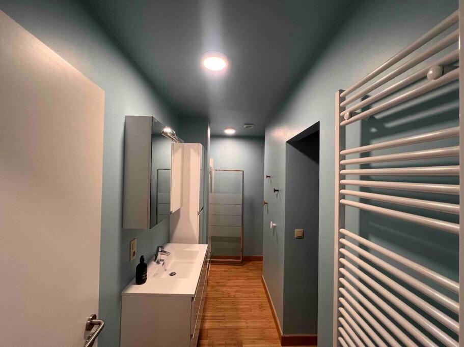 Ferienwohnung Le Retro Chic - Grand Duplex Pour 6 Dans Le Centre Lüttich Exterior foto